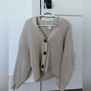 Popular H&M ribbed beige cardigan.